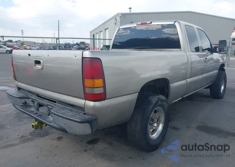 2002 GMC Sierra 2500Hd Sl/Sle/Standard from USA, damaged, VIN 1GTHK29142E103769
